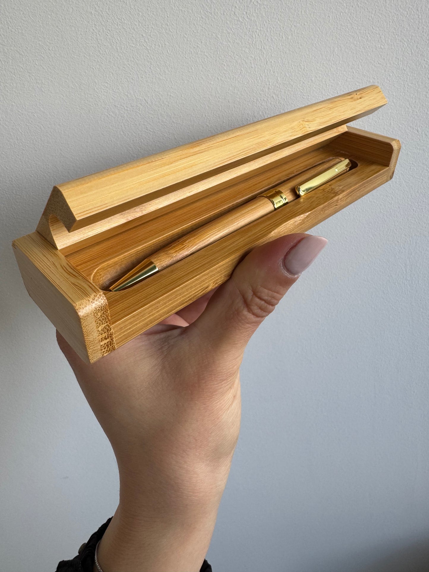 Penna in legno con astuccio